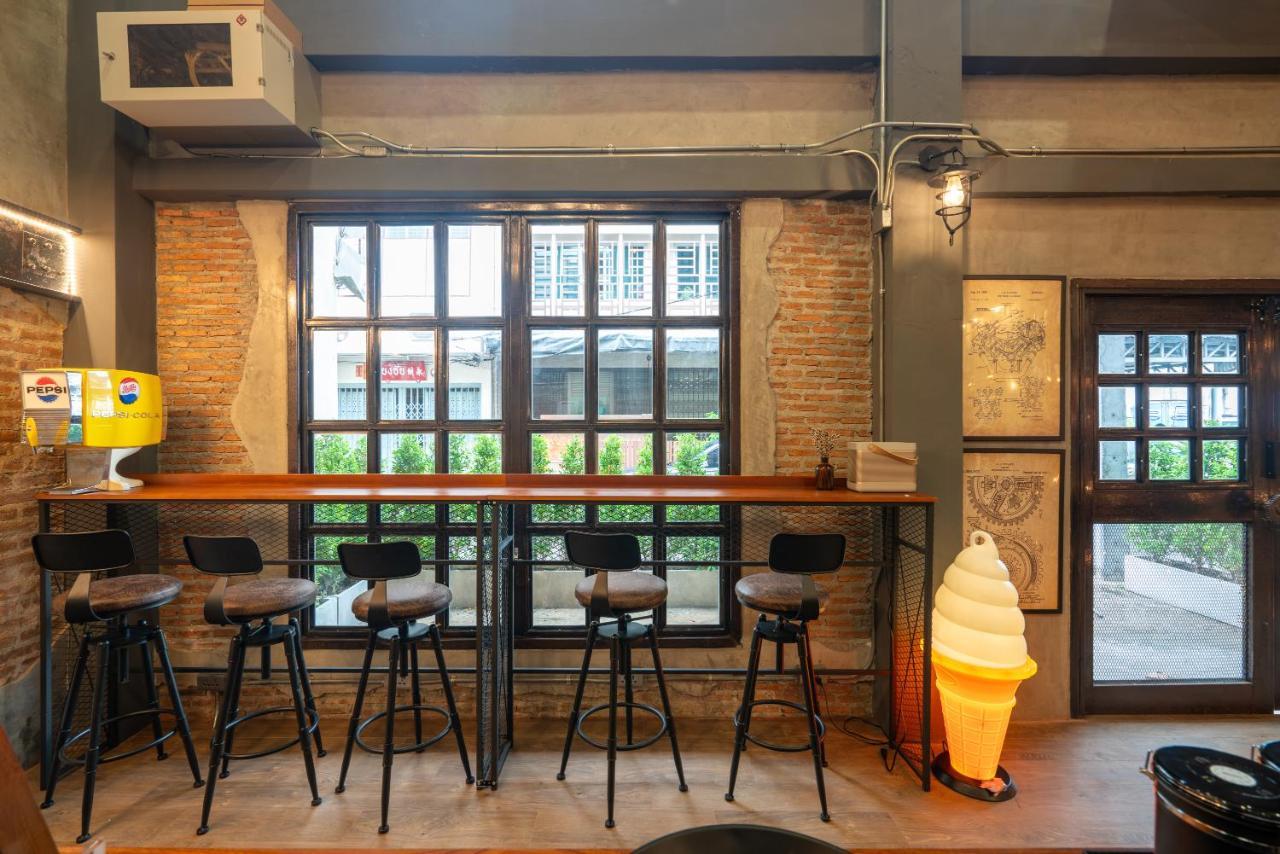 House Of Machine Boutique Hotel Bangkok Exterior photo