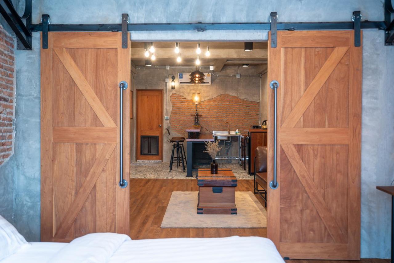 House Of Machine Boutique Hotel Bangkok Exterior photo