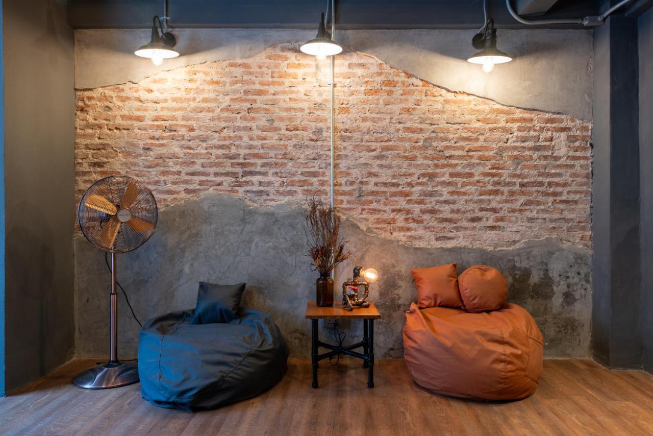 House Of Machine Boutique Hotel Bangkok Exterior photo