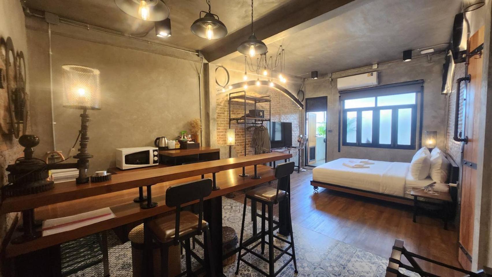 House Of Machine Boutique Hotel Bangkok Exterior photo